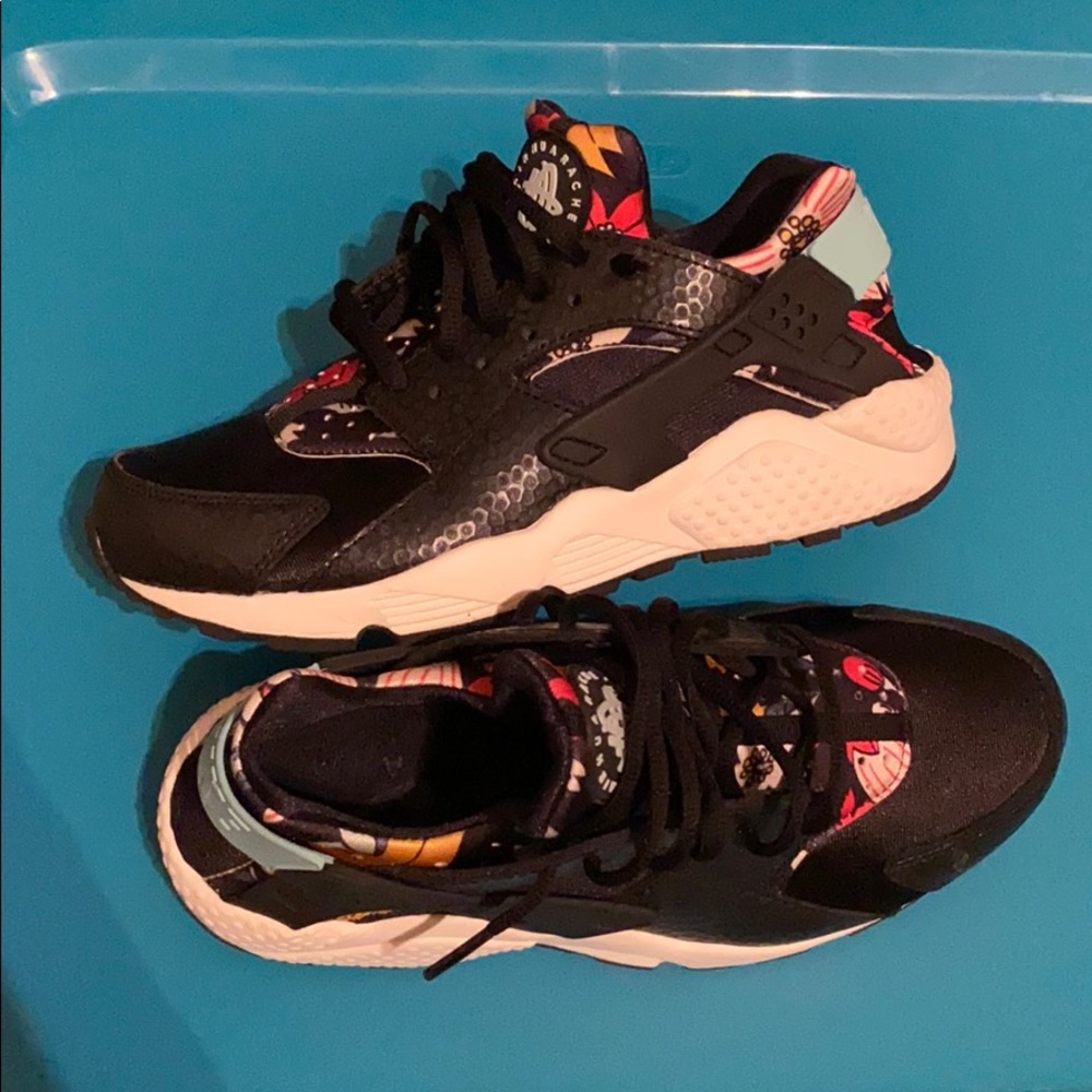Nike Aloha Floral Hurache
